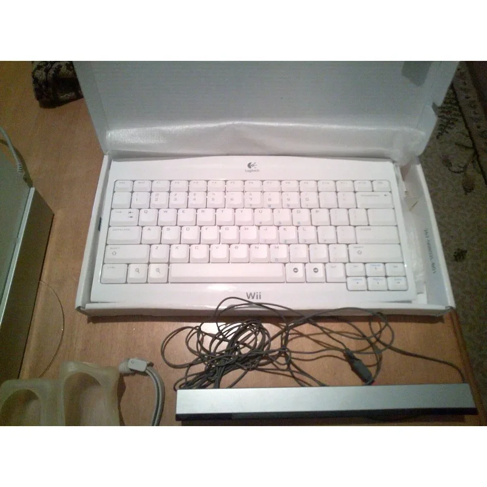 WII sports console with game wireless keyboard and accessories tested‎ works